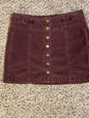 GAP Corduroy Button-Front Skirt in Burgundy